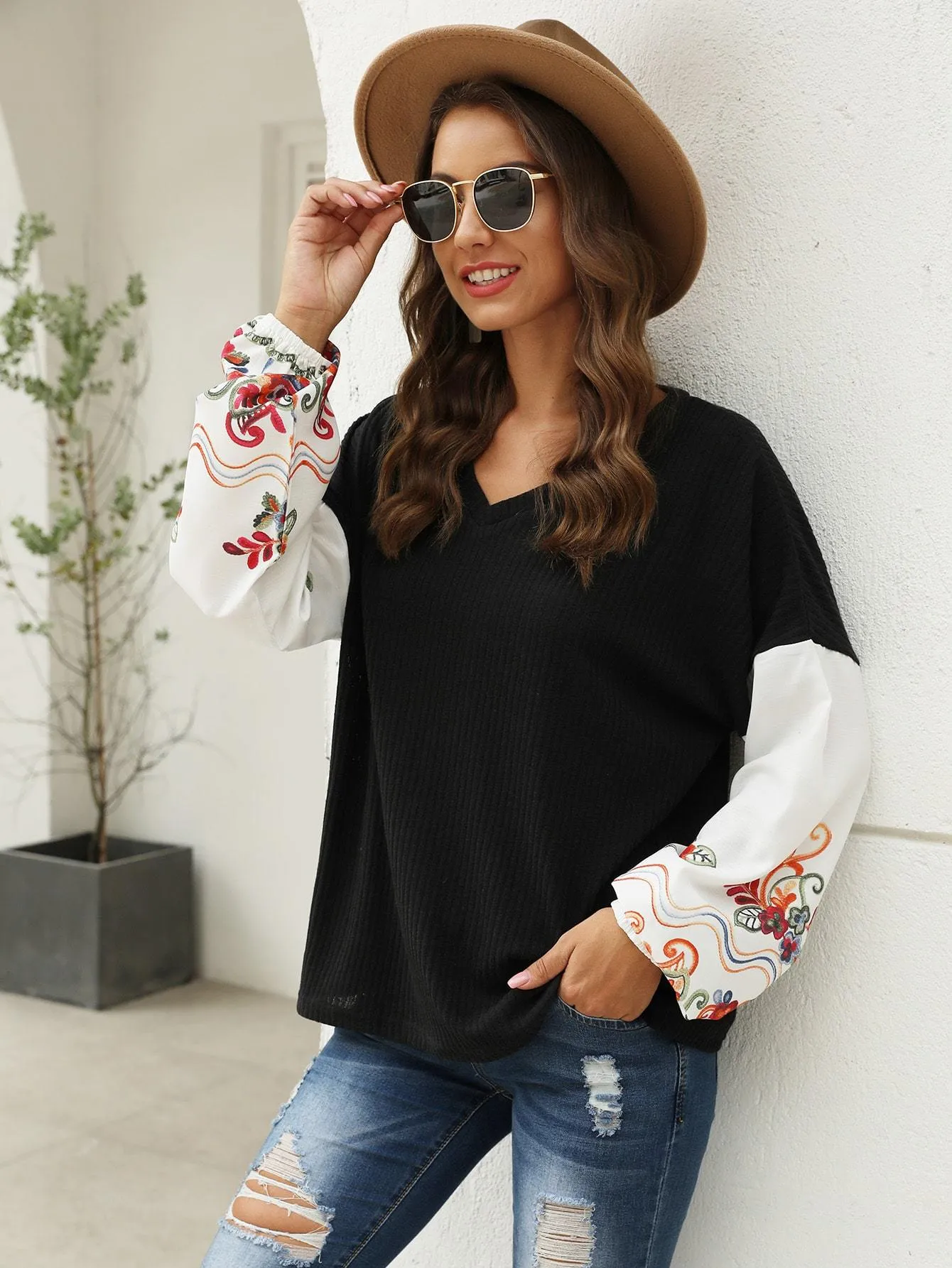 Contrast Sleeve Floral Embroidery Jumper