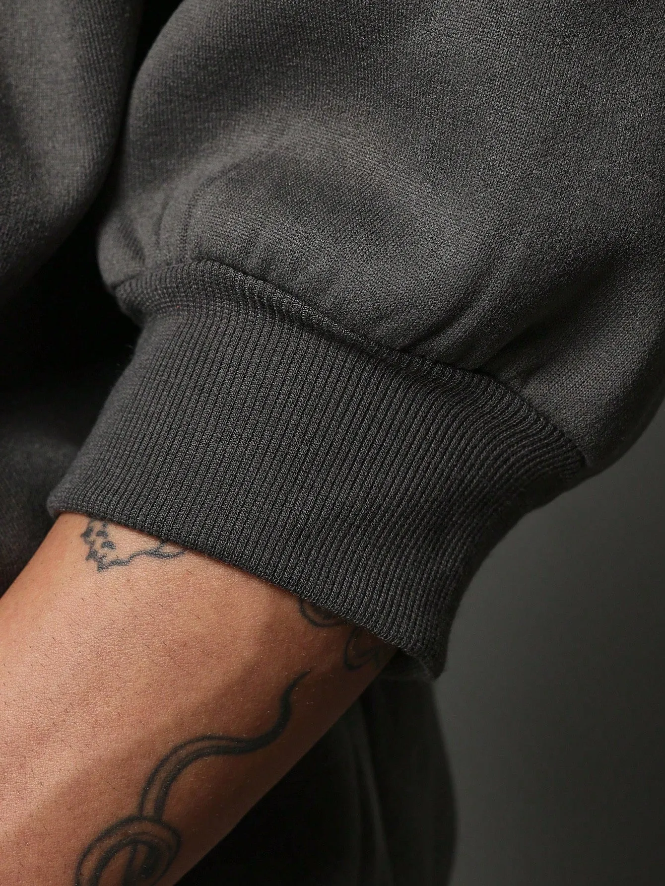 Regular Fit Quarter Sleeve Essential Sweatshirt