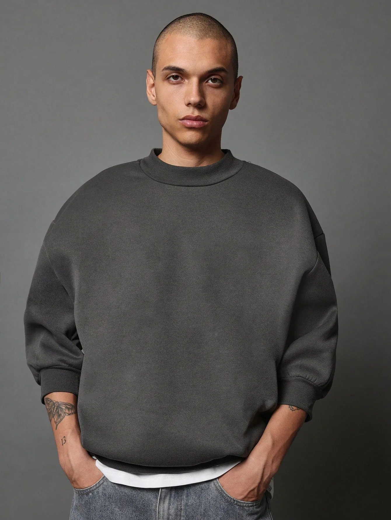Regular Fit Quarter Sleeve Essential Sweatshirt